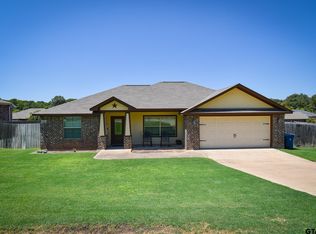 408 Mission Crest Cir, Lindale, TX 75771