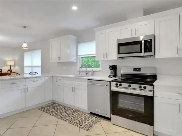 590 104th AVE N, NAPLES, FL 34108