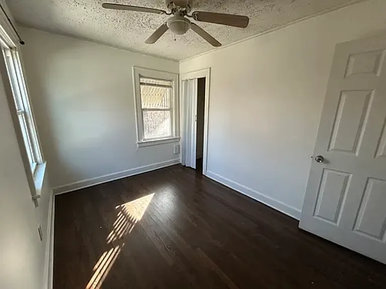 4117 Charlotte St #1S — Photo 9