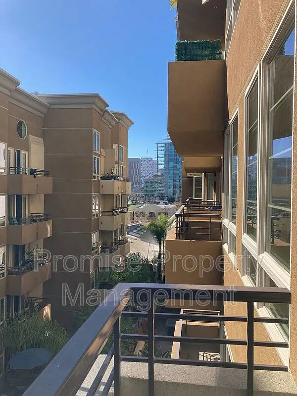 Photo 2 of 17 - 1465 C St #3415 - San Diego, CA Building Photo - 1465 C St #3415