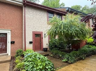 2080 Golf Course Dr, Reston, VA 20191