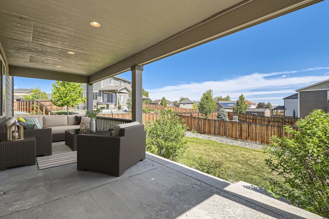 22255 E Mansfield Pl - MLS Sized - 041 - 28 Patio VS