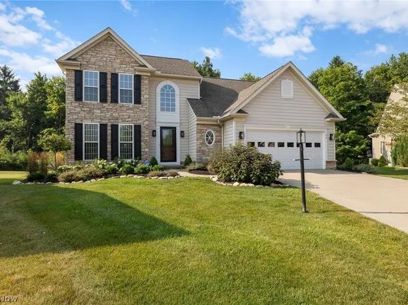 190 Cobblestone Ct, Berea, OH 44017