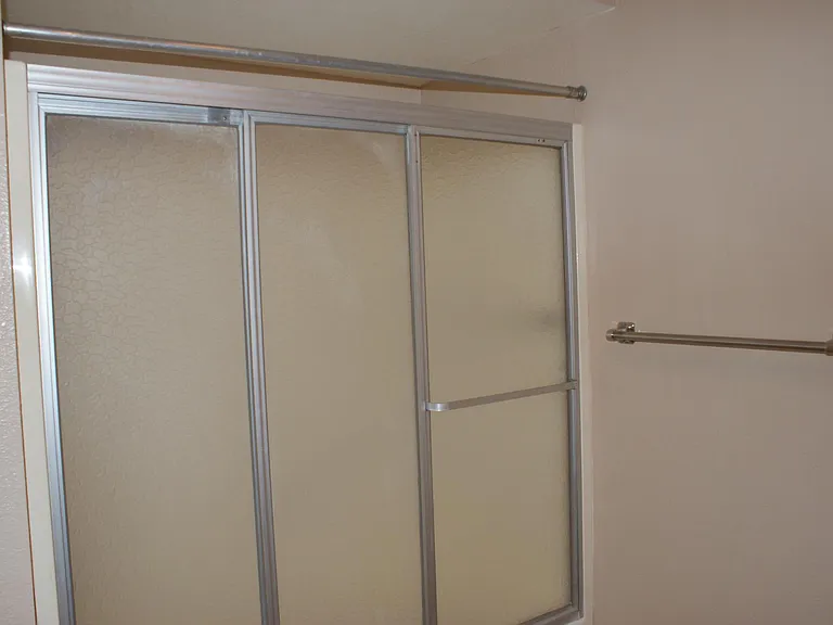 Guest bath room