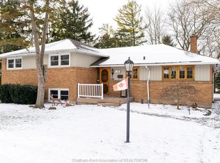 15 Detroit Dr, Chatham Kent, ON N7M 2M2