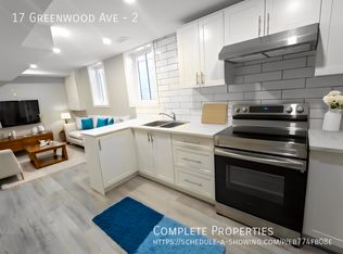 17 Greenwood Ave #2, Welland, ON L3C4B1