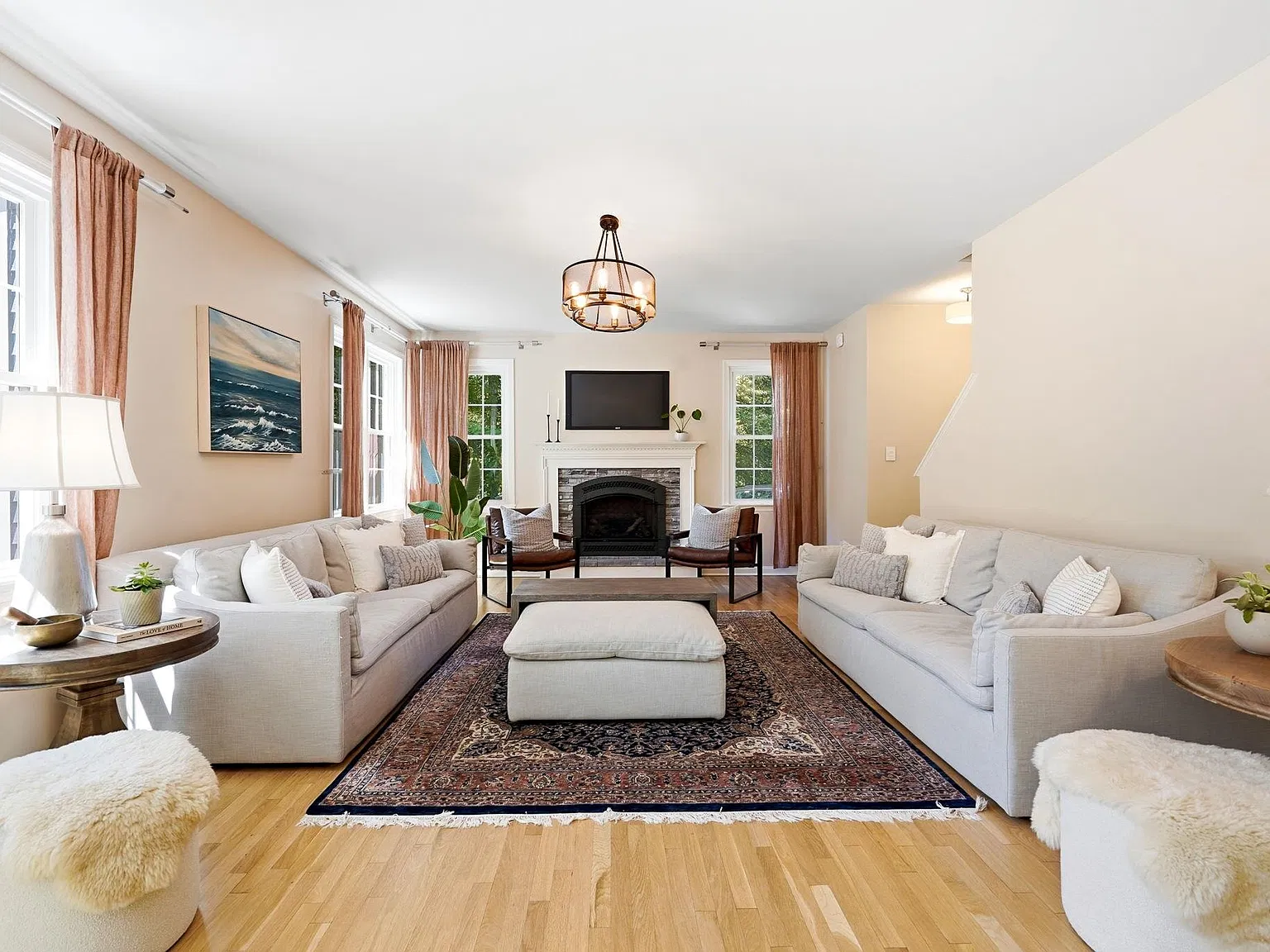 4 bed, 3.5 bath, 3638 sqft, $5,850 — Photo 3