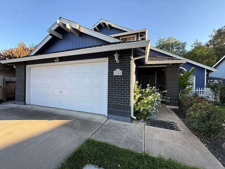 5809 Laguna Quail Way — Photo 1