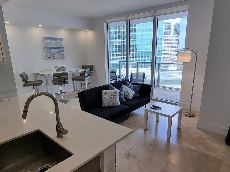 1300 Brickell Bay Dr #1701