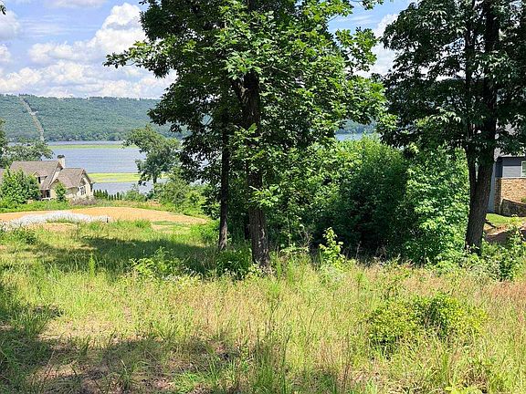 3rd image of 1749 Lookout Mountain Dr