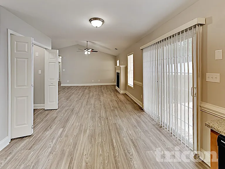 1115 Landen Chase Dr — Photo 6