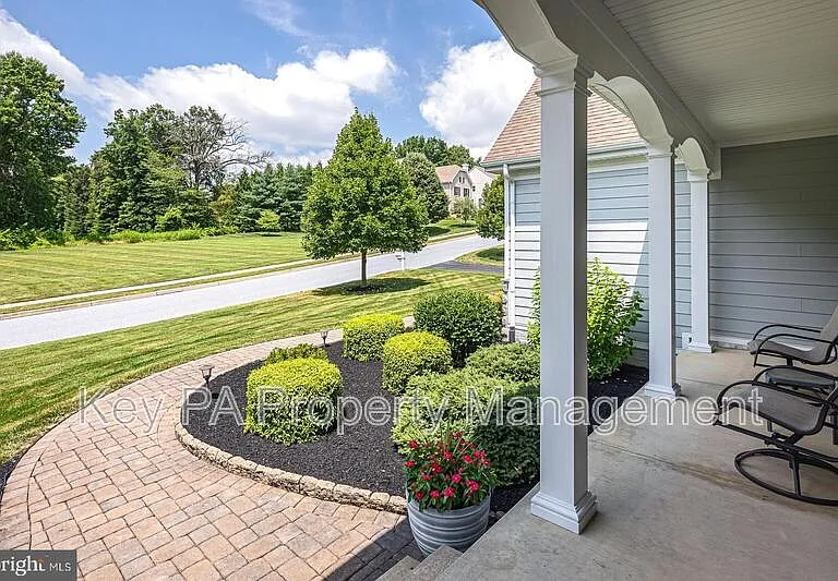 155 Harrogate Dr — Photo 9