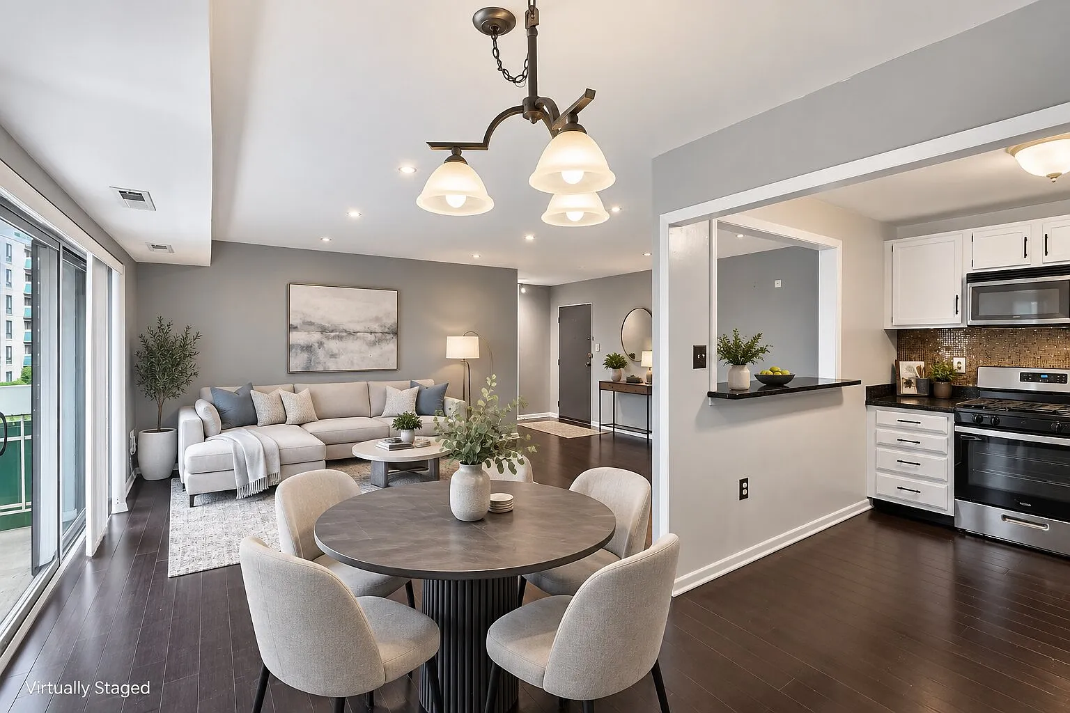 1 bed, 732 sqft, $1,900 — Photo 1