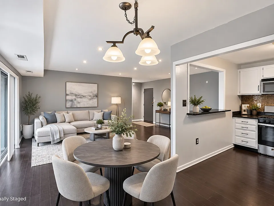 6135 Leesburg Pike #305