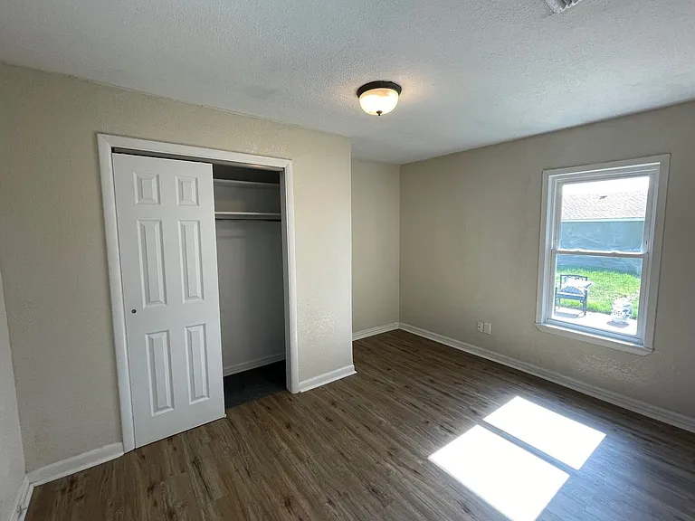 4001 S Hughes St — Photo 5