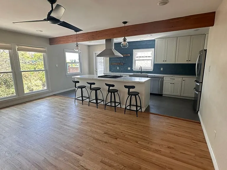 2152 Rexford Dr — Photo 7