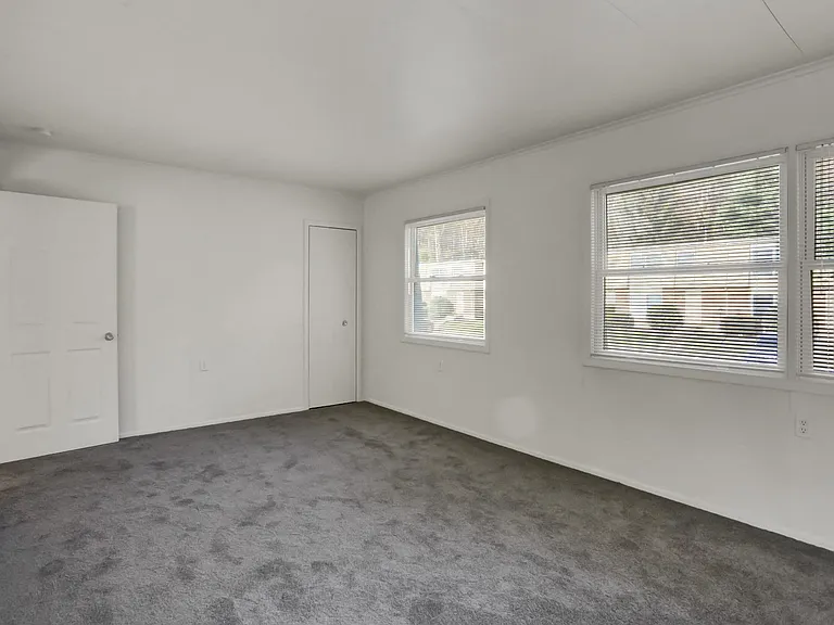 Woodland Park Apartments — Photo 14