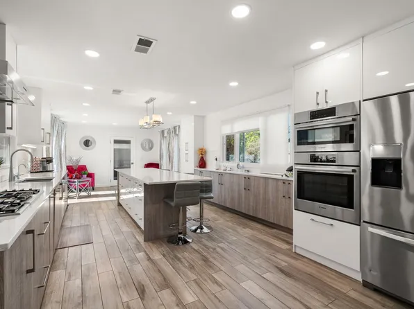 581 California St, Newton, MA 02460