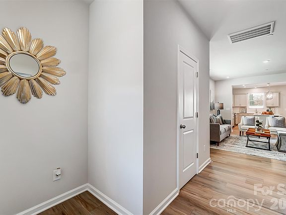 4th image of 2515 Hedgecliff Rd