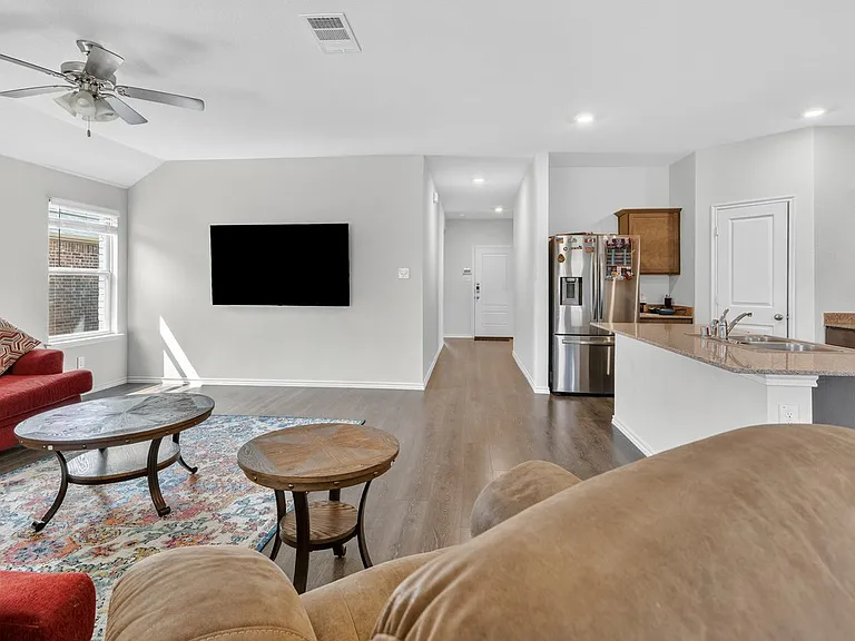 917 Dewy Glen Ln — Photo 12
