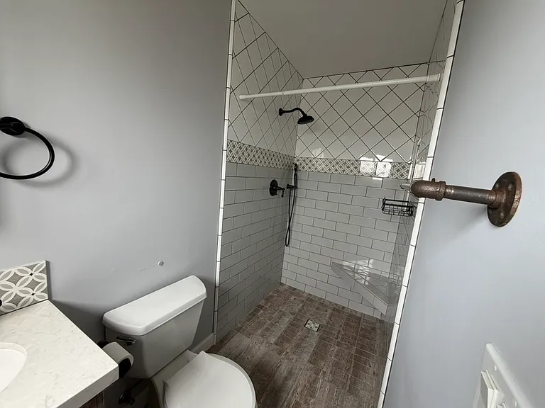 242 Reindollar Ave — Photo 8