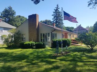 1015 6th Ave, Rochelle, IL 61068