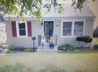 2417 44th St, Moline, IL 61265
