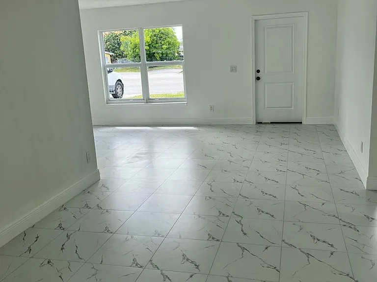 2747 Summit Blvd — Photo 13