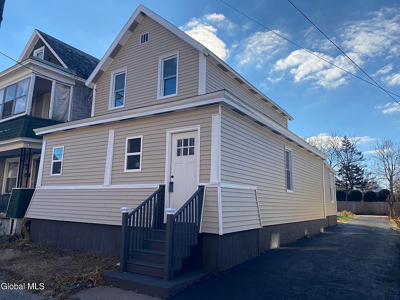 3rd image of 1084 Webster Street