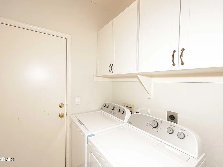 4517 E Melinda Ln — Photo 32