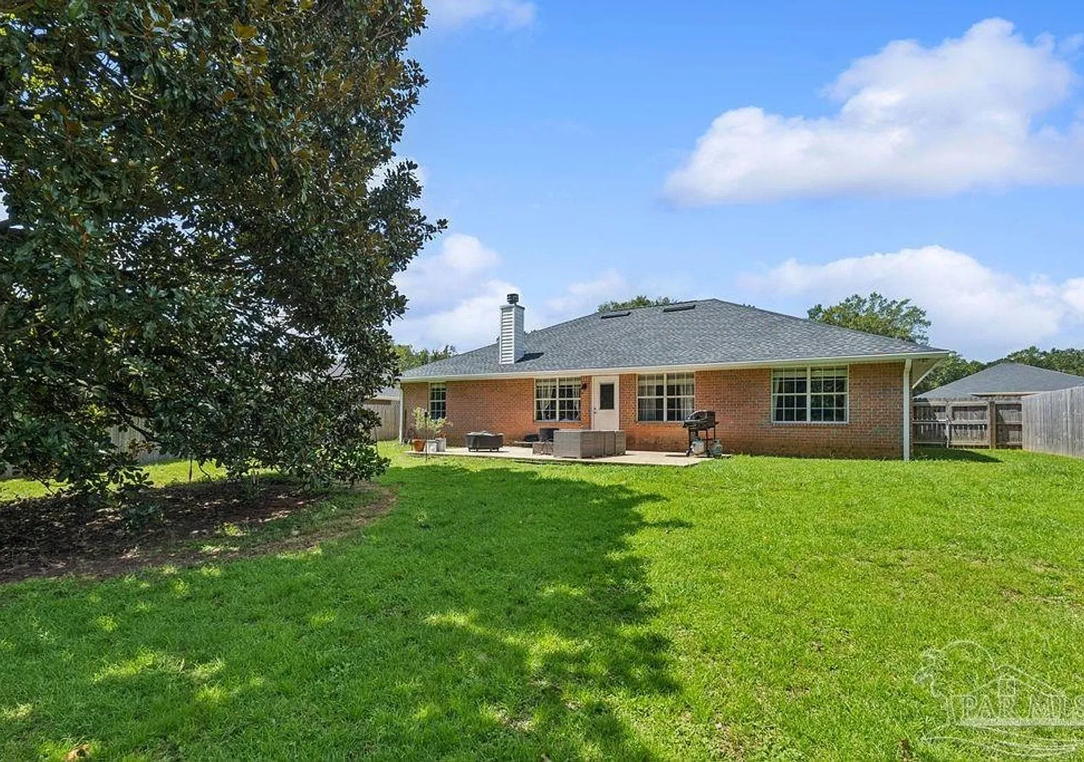 Charming 4 bedroom 3 bathroom in Silverglen Estates — Photo 3