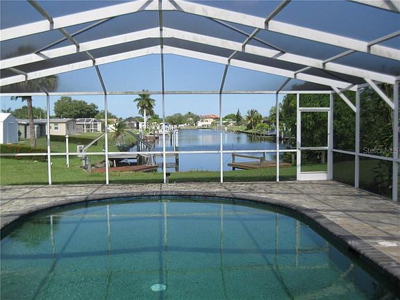 4th image of 4135 Gardner Dr