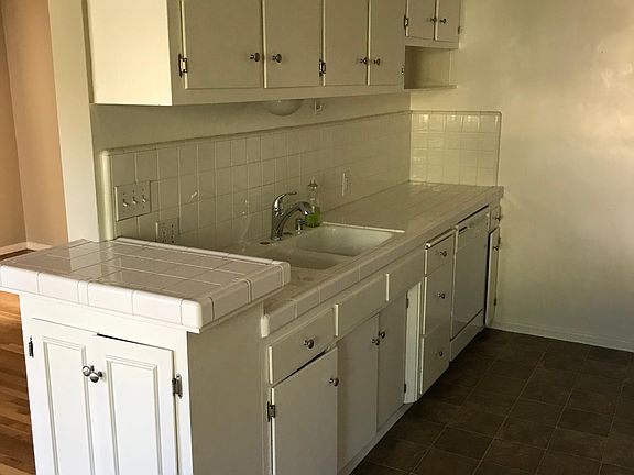 5th image of 1280 S Barrington Ave #17-B