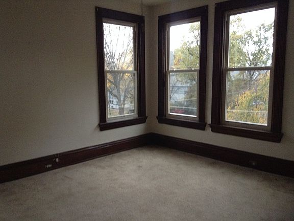 4th image of 131 Nixon St