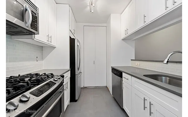 Rented by Douglas Elliman | media 10