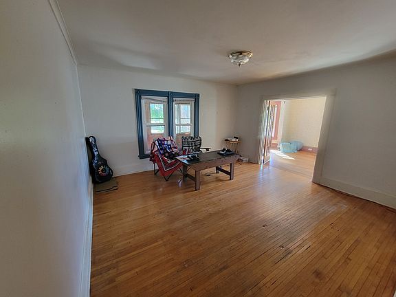 2nd image of 125 Morgan St #A