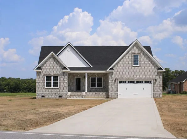 1102 W Carthage Rd, Lumberton, NC 28360