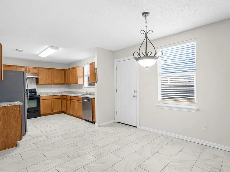1312 Annalea Dr — Photo 15