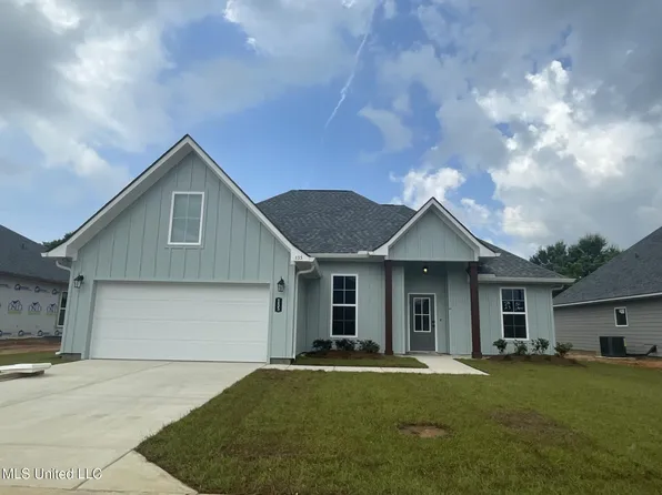 155 Le Moyne St, Bay Saint Louis, MS 39520