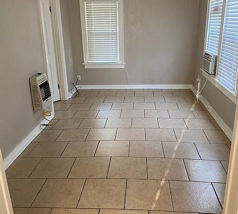 2nd image of 319 Keith St