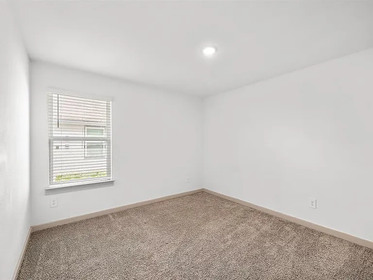 6911 Escobedo Ln — Photo 5