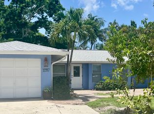 1287 Cooper Dr, Naples, FL 34103