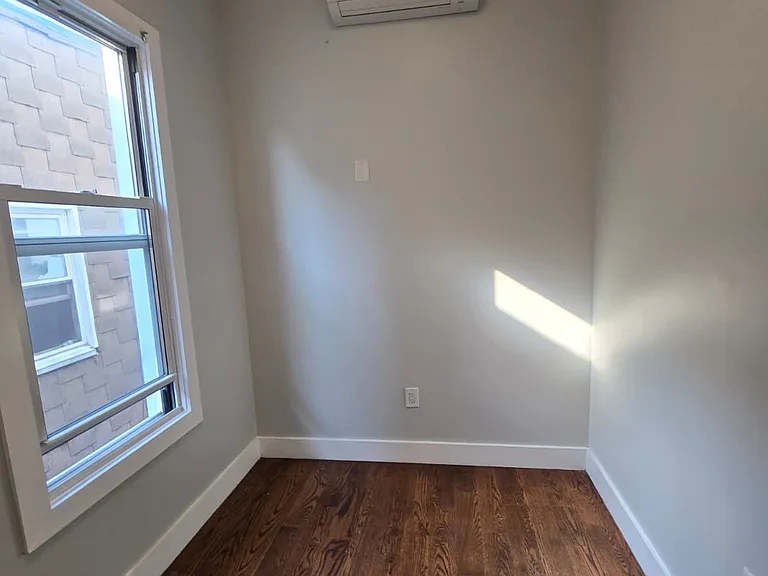 112 Duncan Ave #3LA — Photo 8