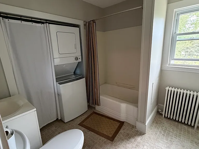 818 Main St #2 — Photo 5