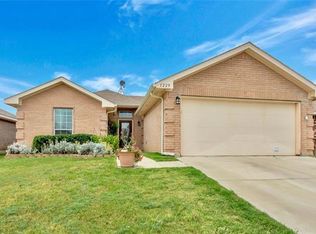 1229 Camden Yard Dr, Burleson, TX 76028