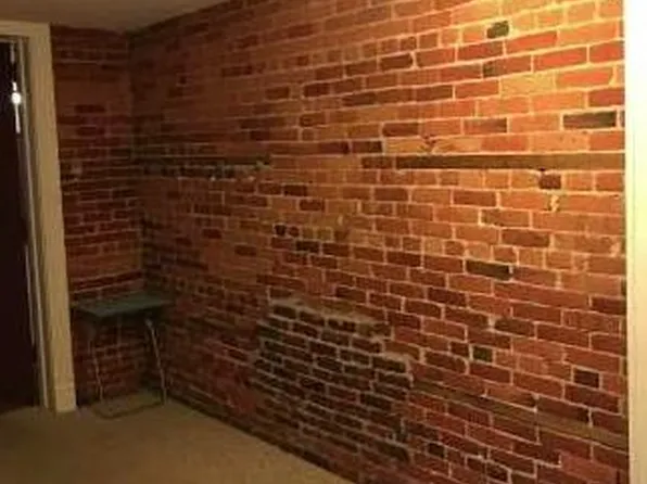 102 8th St APT 8, Tyrone, PA 16686