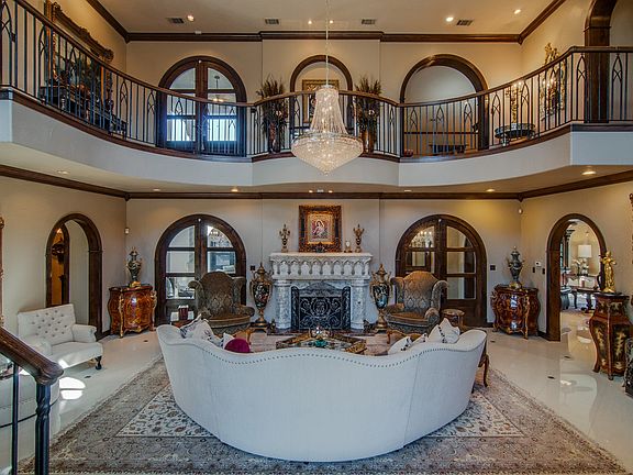 2nd image of 5000 Castle Creek Ct