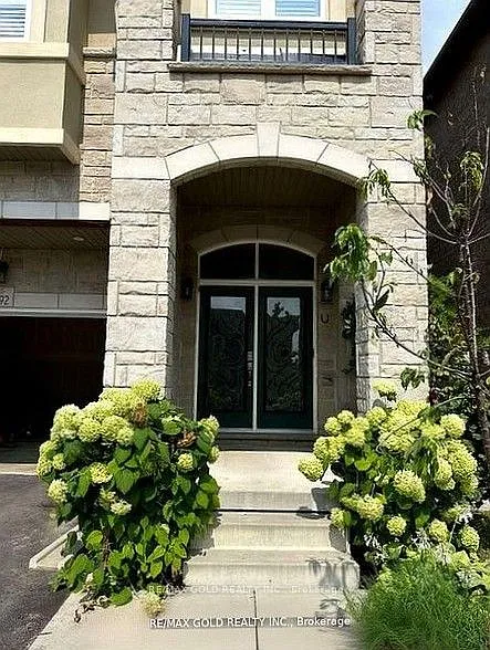 4 bed, $3,300 — Photo 2