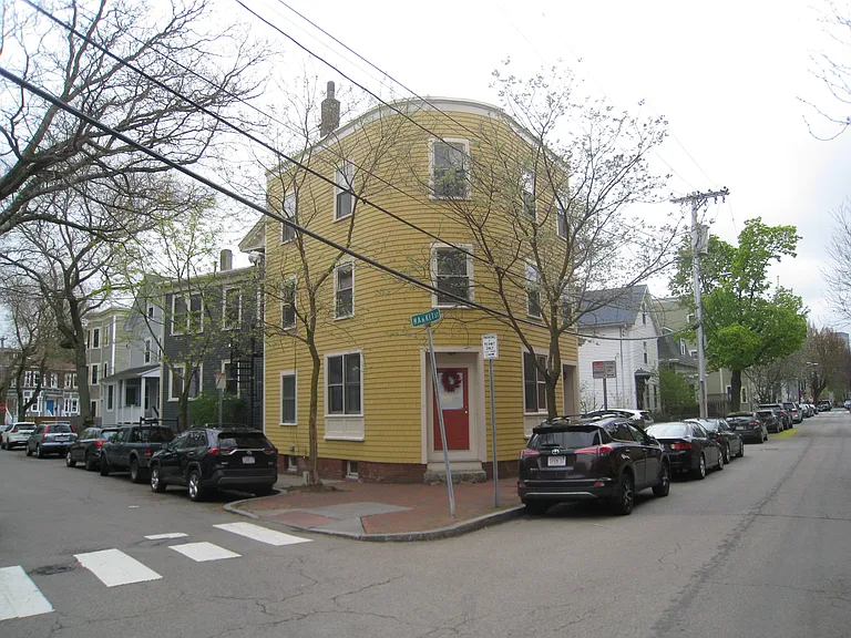 90 Elm St #2 — Photo 1