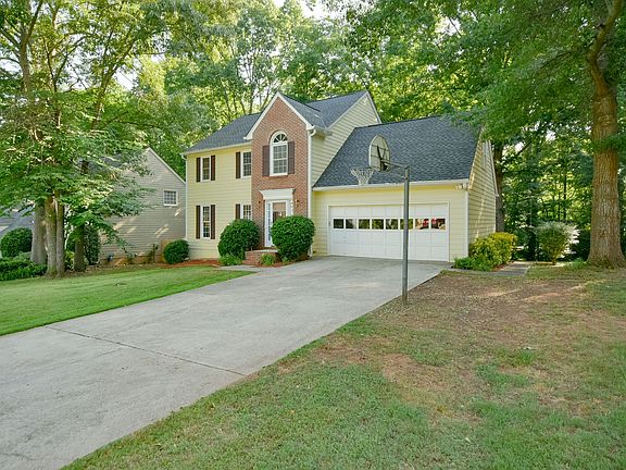 3rd image of 4056 Vicksburg Dr